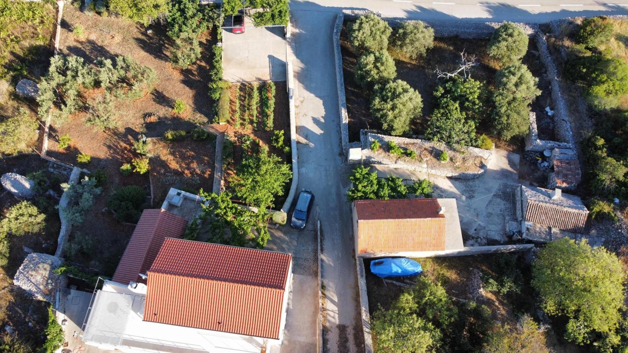 Betini Apartments - Authentic Island Escape Komiža Exterior foto